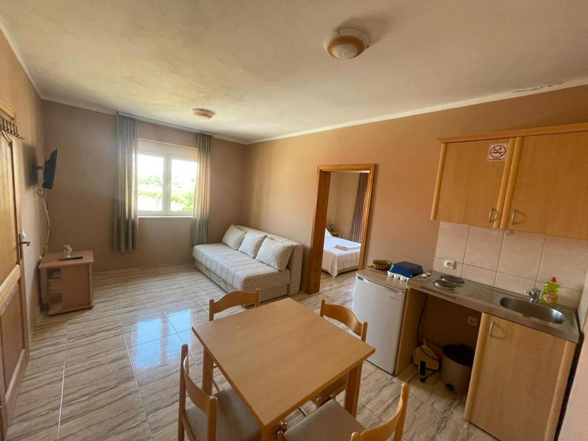Mali Medved Ulcinj Apartment Exterior photo